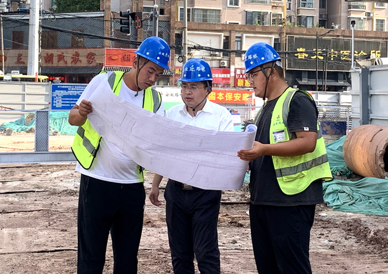 公司黨委書記、董事長錢申春到機(jī)場S1線先行段調(diào)研安全生產(chǎn)工作
